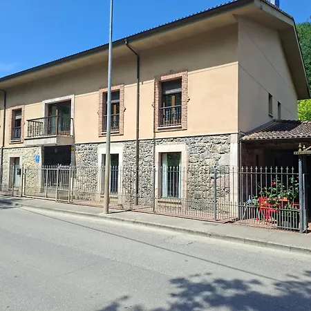 Hotel Restaurante Ribera Del Chicu